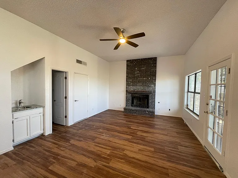 567 Kieffer Ln — Photo 21