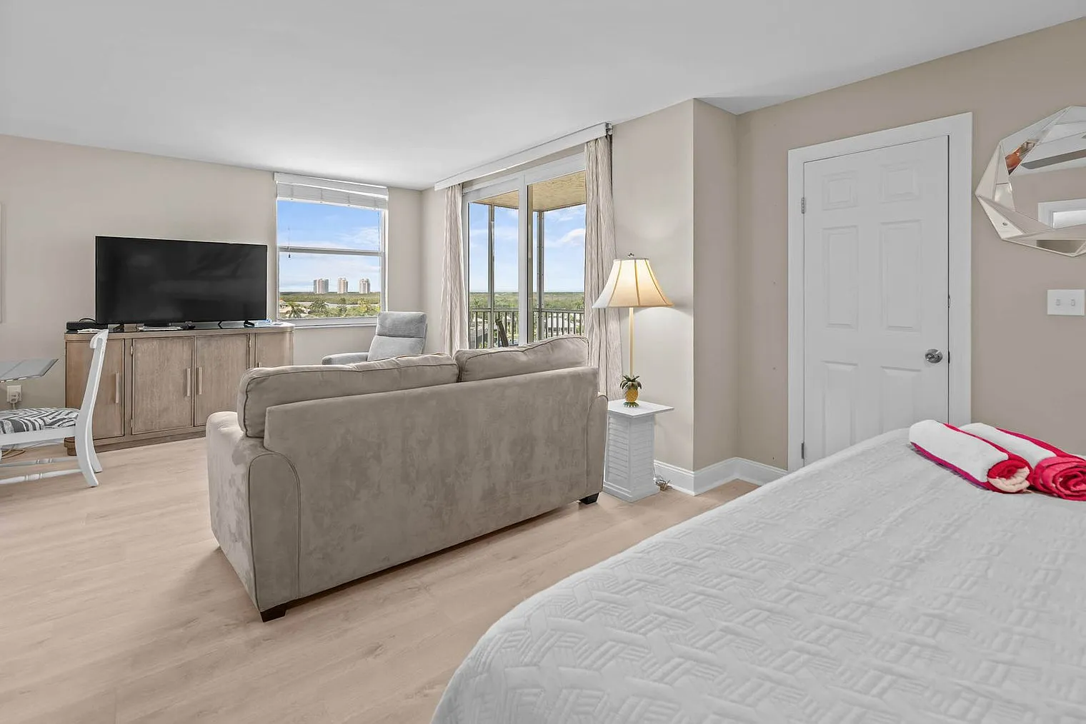 1 bed, 1.0 bath, 505 sqft, $2,849 — Photo 2