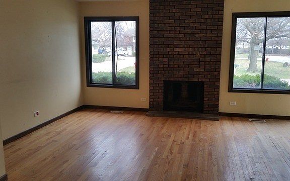 4th image of 29W722 Stevens Ct