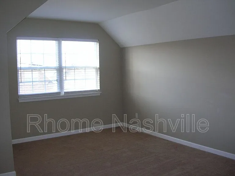 1019 Golf View Way — Photo 5