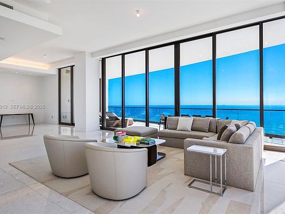 5th image of 17901 Collins Ave Unit 4507