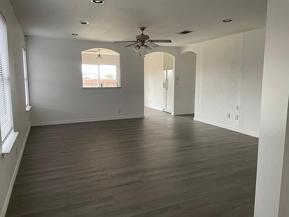 5th image of 206 Lombard Dr