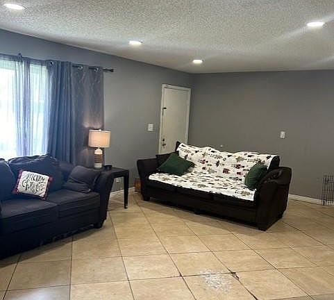 3rd image of 8001 NW 108th Avenue