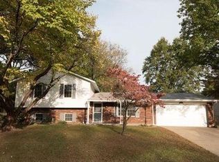 2241 Graystone Dr, Saint Charles, MO