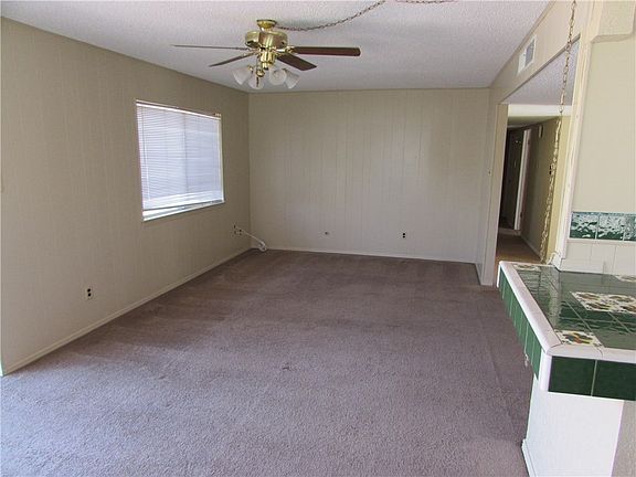 4th image of 10831 Ivanhoe Dr