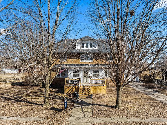 3rd image of 510 N Minier Ave