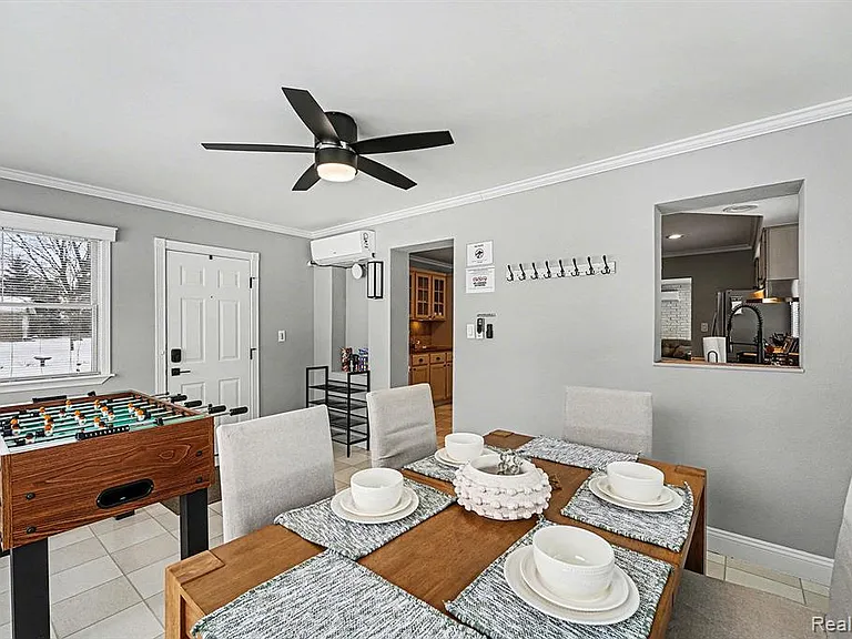 710 Hartland Dr — Photo 17