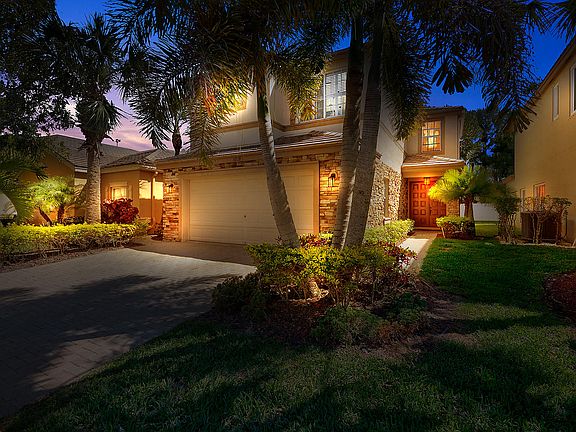 Home For Sale In THOROUGHBRED LAKE ESTATES 1