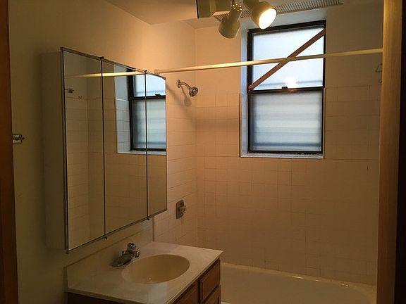 5th image of 714 W Wellington Ave #G