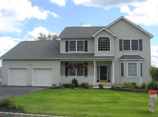 1032 Rolling Rdg, New Windsor, NY 12553