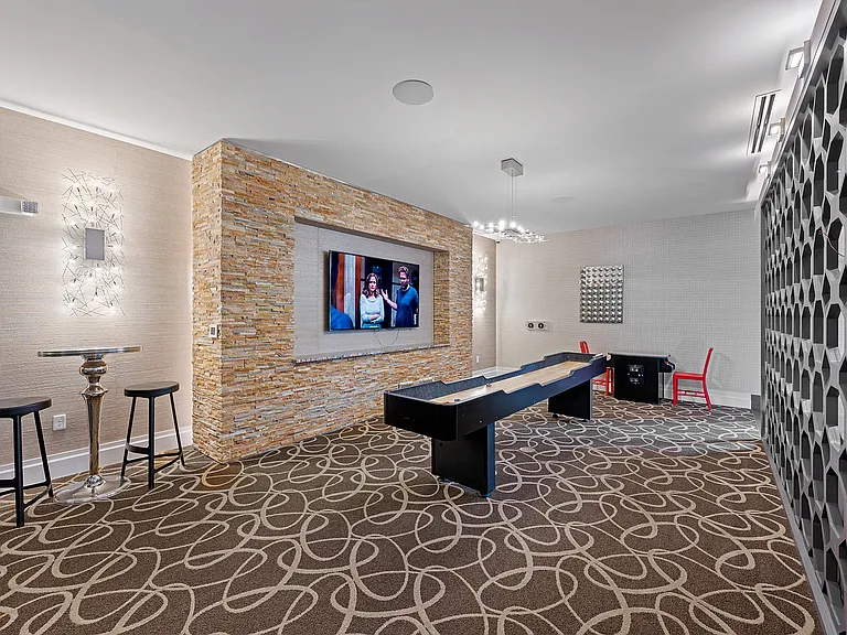 entertainment lounge