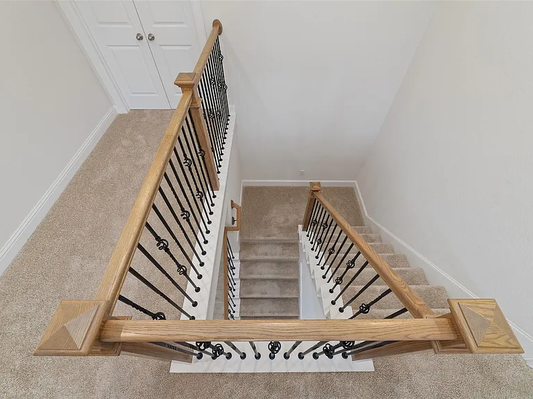1911 Hickory Grove Ln — Photo 29