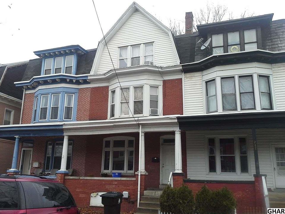 1st image of 240 Emerald St