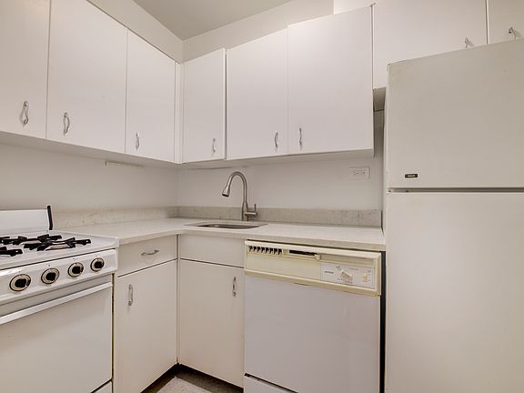 5th image of 333 E 46th St APT 1F