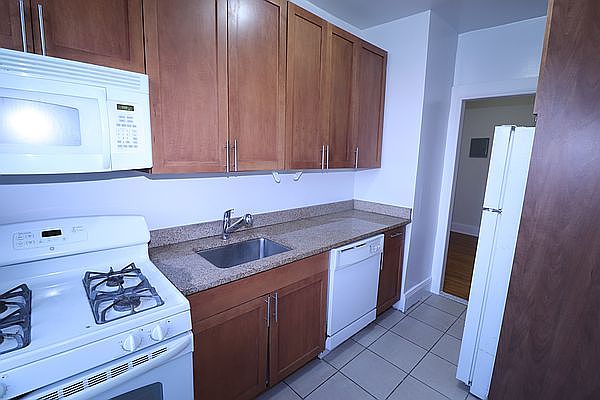 1st image of 86-02 Forest Pkwy #4BB