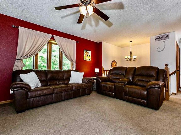 3rd image of 112 Elmwood Ct