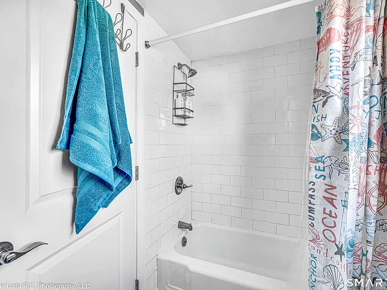 31 Monroe St #4 — Photo 14