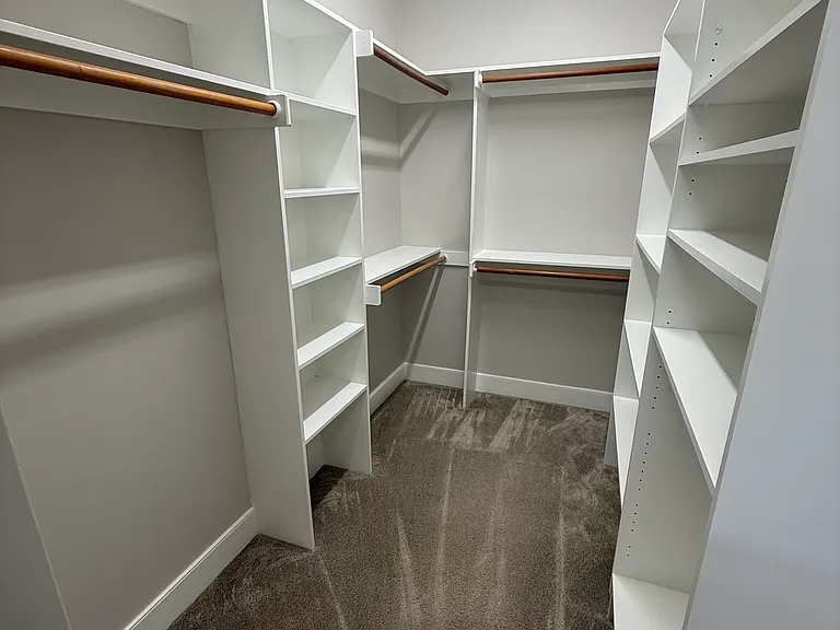 205 Tynemouth Dr — Photo 35