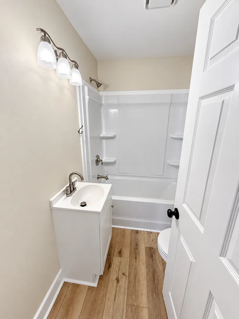 One bedroom, 1 bath duplex in Graham — Photo 3