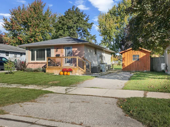 106 Harold Ct, Lucan, ON N0M 2J0