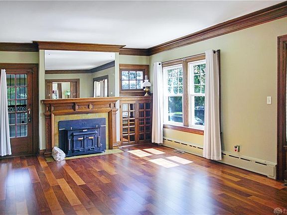 3rd image of 455 Fountain Ave