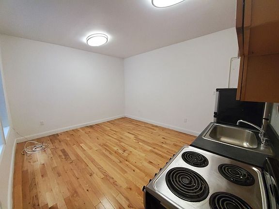 3rd image of 75 Fort Washington Ave APT 8