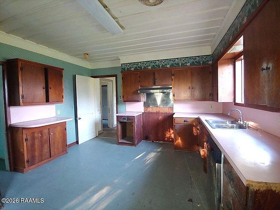 5th image of 5711 Derouen Rd