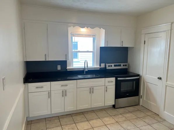 38 Graham St, 38 Graham St #204, Biddeford, ME 04005