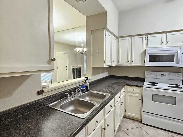 3800 Tanglewilde St #605 — Photo 4