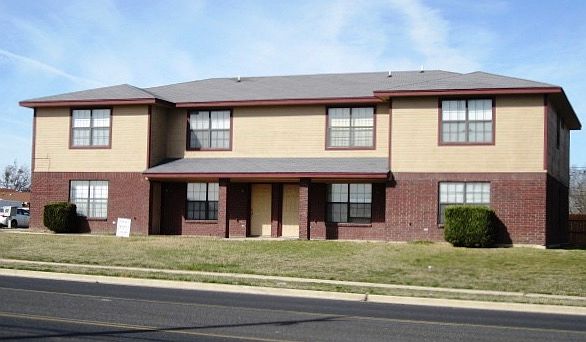 1st image of 901 Clairidge Ave APT A