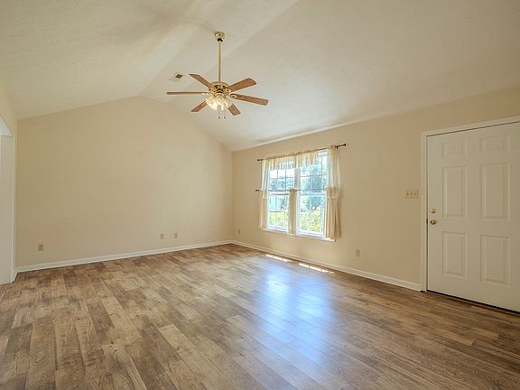 3rd image of 254 Linden Ln