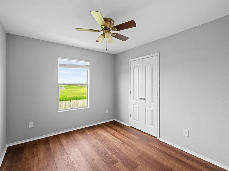 9002 Kerry Prairie Ln — Photo 10