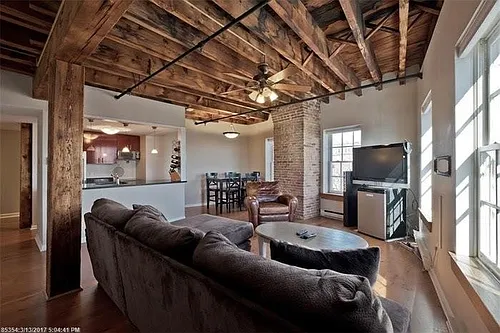 267 Commercial St #4 Photo 1