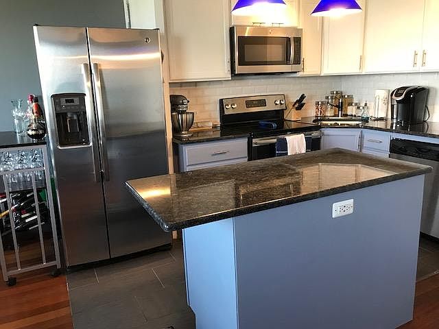 1st image of 4341 N Clarendon Ave #2310
