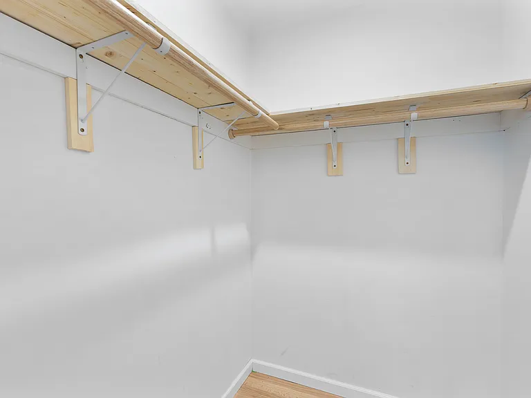 1060 New Haven Ave #20 — Photo 13