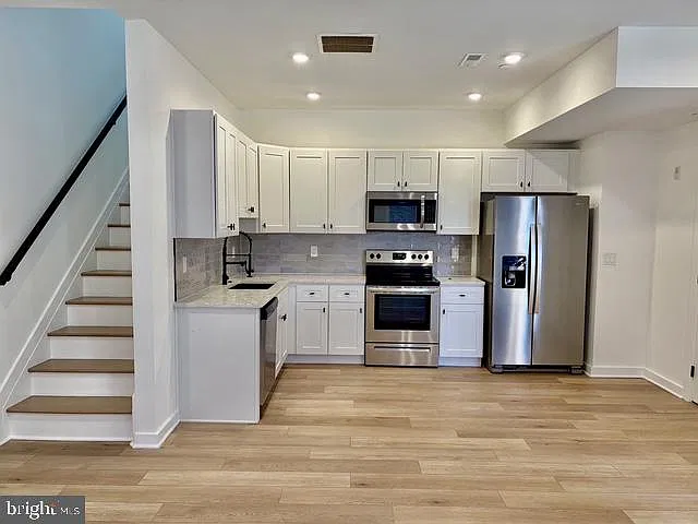 2 bed, 2.0 bath, 1050 sqft, $2,000 — Photo 2