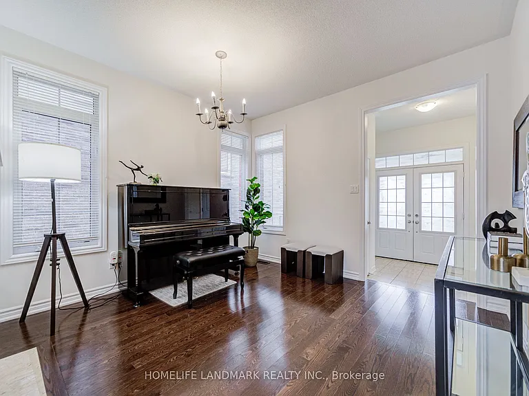 30 Garrardview St — Photo 8