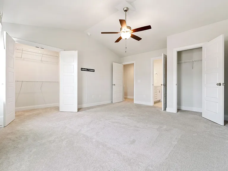 1033 Bonanza Ln — Photo 10