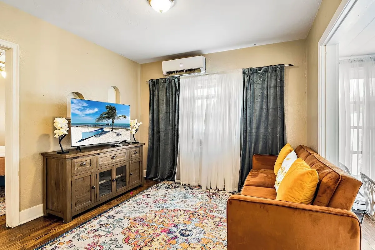 1 bed, 700 sqft, $2,600 — Photo 1