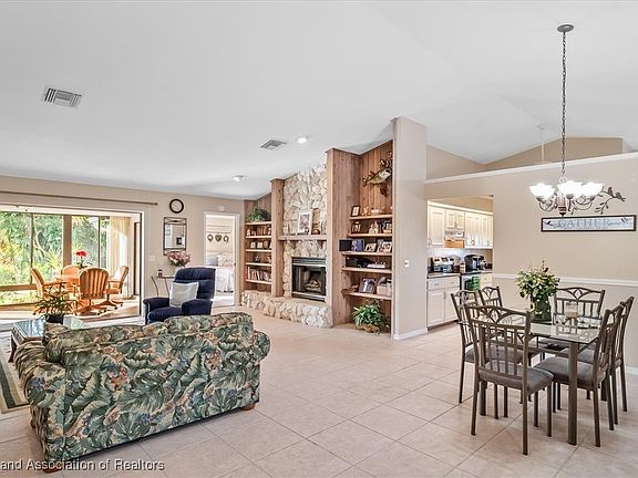 3rd image of 98 Grandview Blvd
