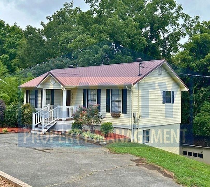 1st image of 2975 Highland Dr NE