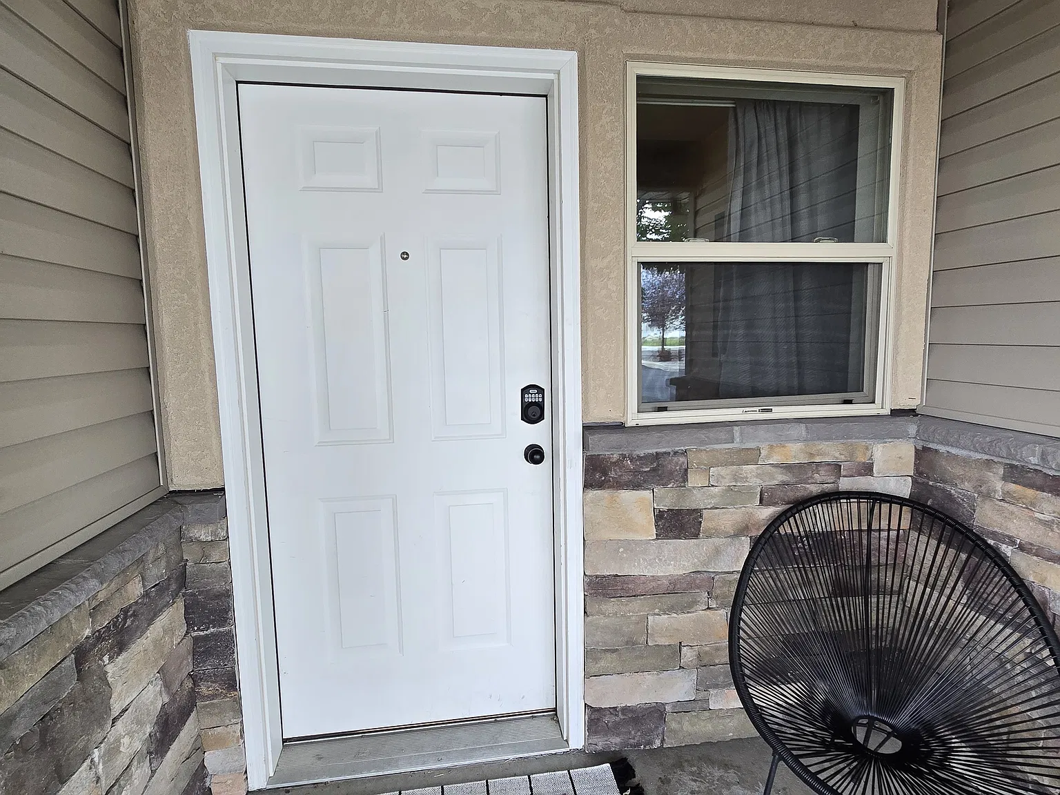 2 bed, 1368 sqft, $1,995 — Photo 2