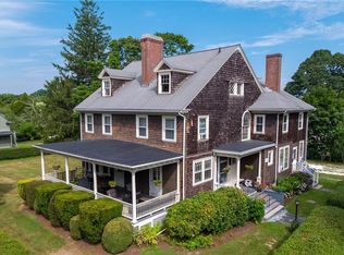 45 Woodlawn Ave, Bristol, RI 02809