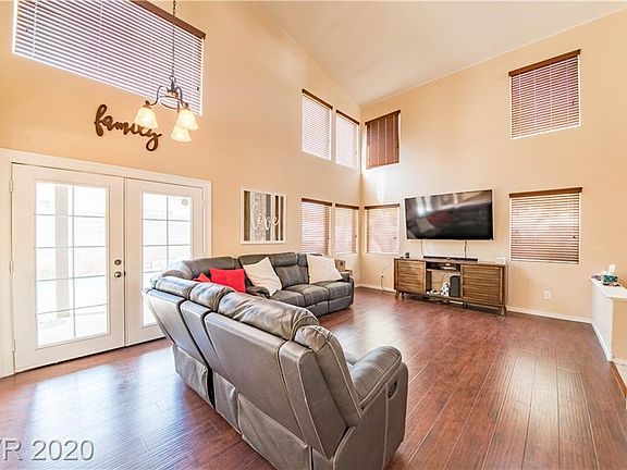3rd image of 411 Delamere Way