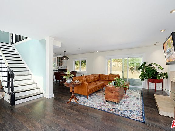 5th image of 1391 Hendrix Ave