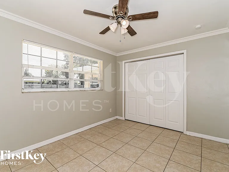 401 NE 15th Ave — Photo 13