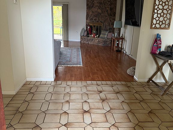 4th image of 14689 Greenbriar Dr