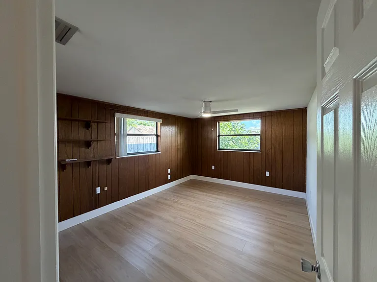 5817 10th Ave — Photo 7