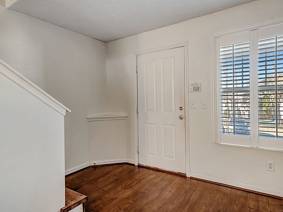 4th image of 614 Flintlock Ct