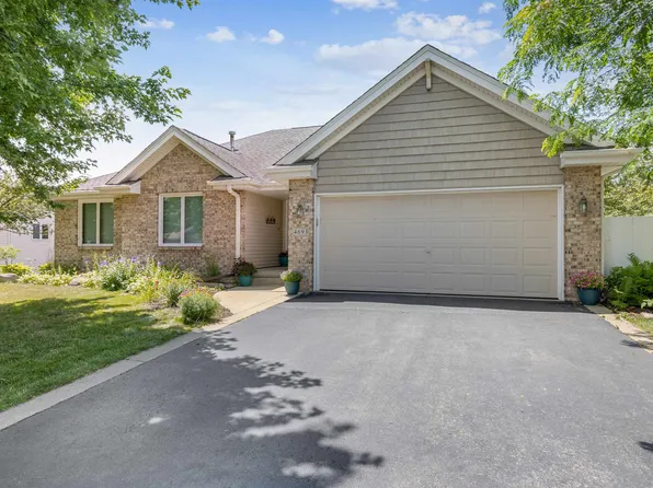 4693 Lindbloom Ln, Cherry Valley, IL 61016